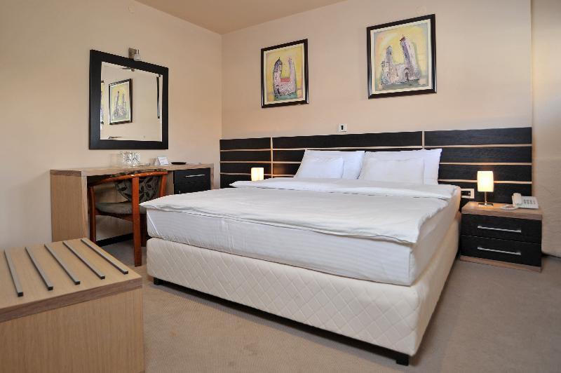 Hotel Zelengora Kragujevac Chambre photo