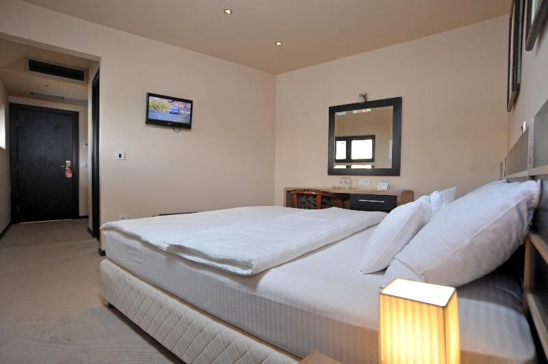 Hotel Zelengora Kragujevac Chambre photo